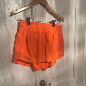 Lululemon Women Hotty Hot 4” shorts color orange size 6